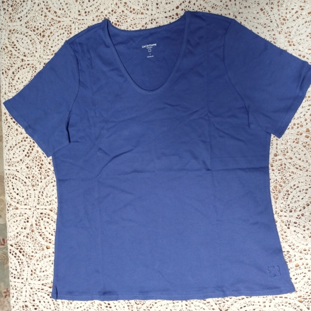 Liz Claiborne New York T-Shirt NWOT